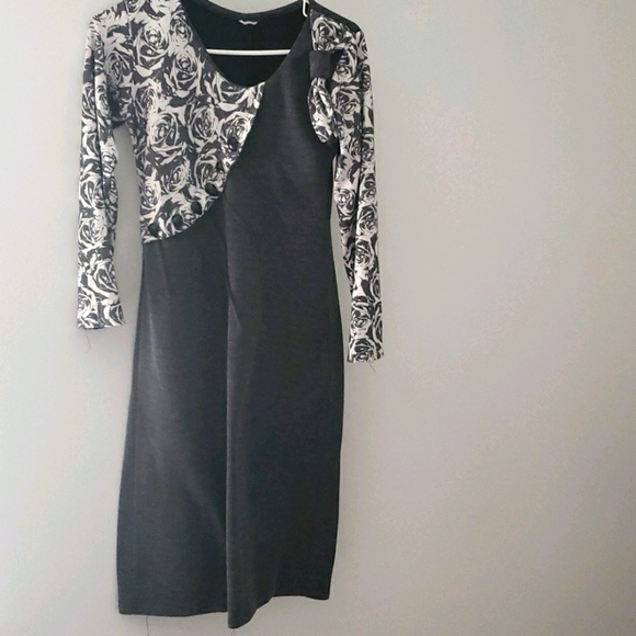 Dresses & Skirts - Dress